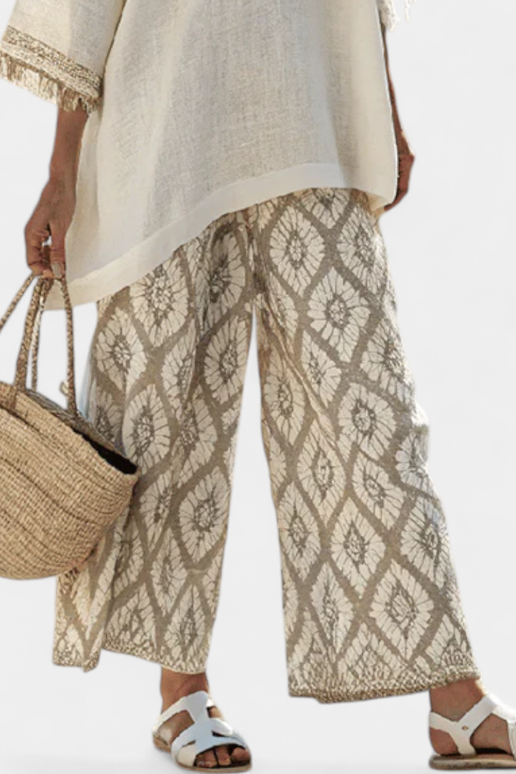 Magdalēna – Stylish Top and Comfortable Everyday Pants