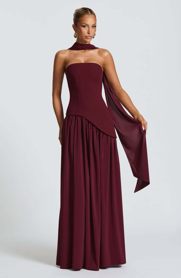 Beata – Sophisticated Long Dress