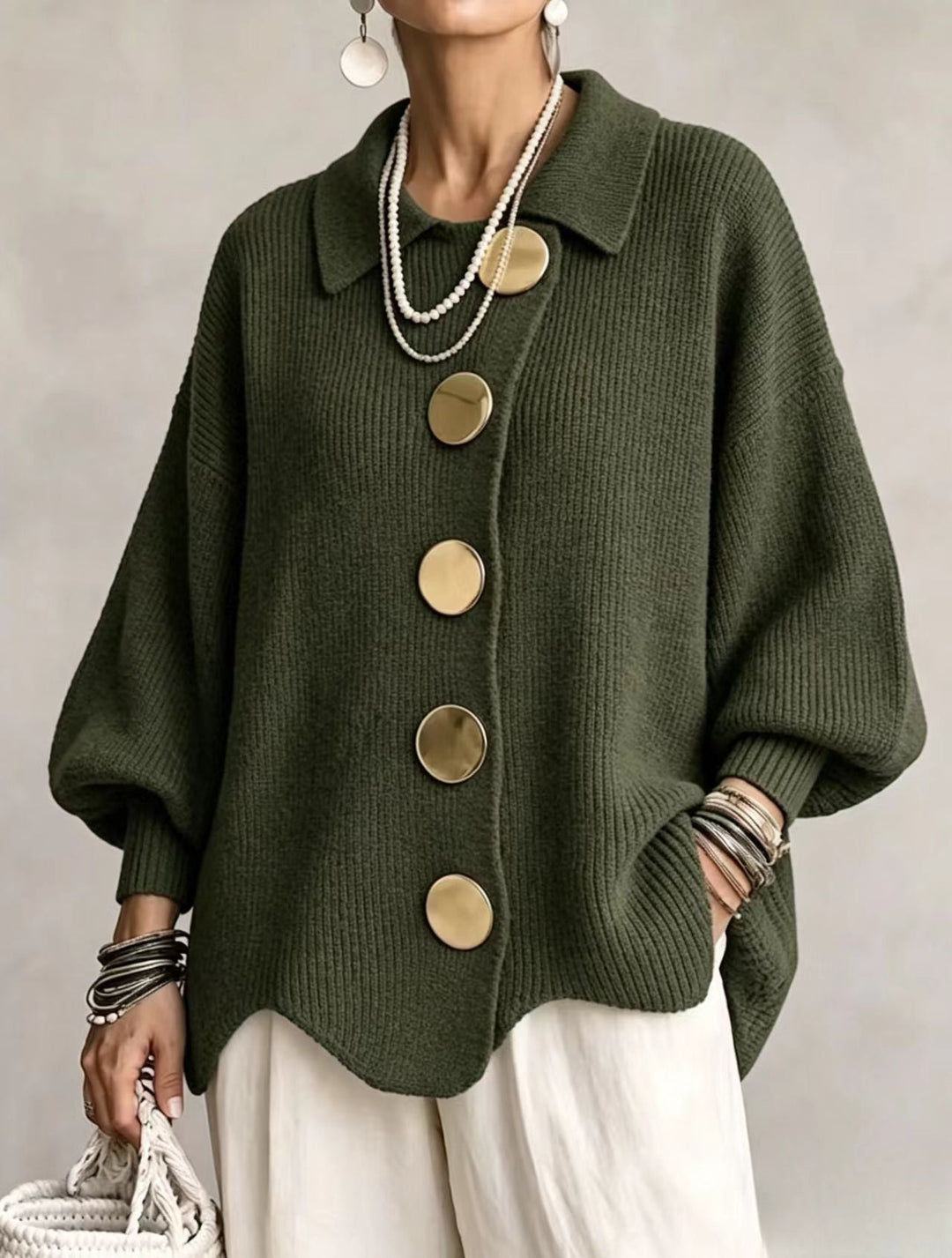 Isadora | Cardigan Oversize com Colarinho e Grandes Botões Metálicos