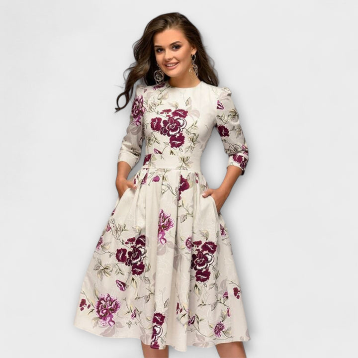 Retrozo - Stylish Knee-Length Dress