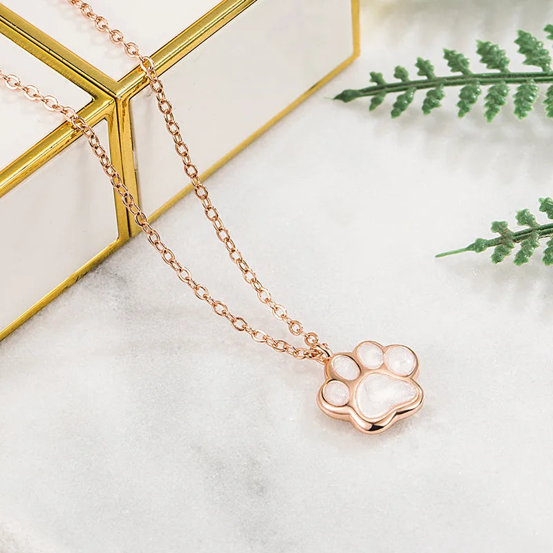 Paw Pendant Necklace – Symbolic Animal Jewelry for Women