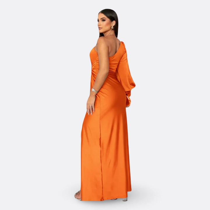Kuutar – Elegant Maxi Dress