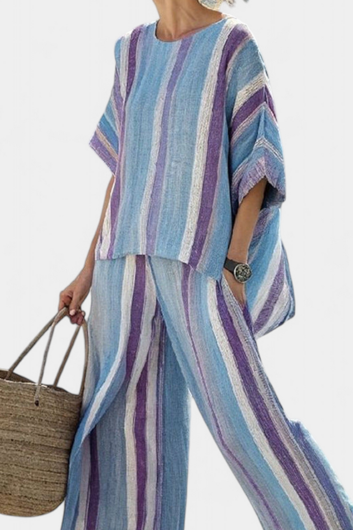 Lucie – Stylish top with pastel-colored and striped linen pants