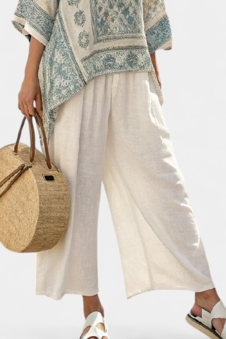 Milada – Lightweight Printed Top and Spacious White Pants